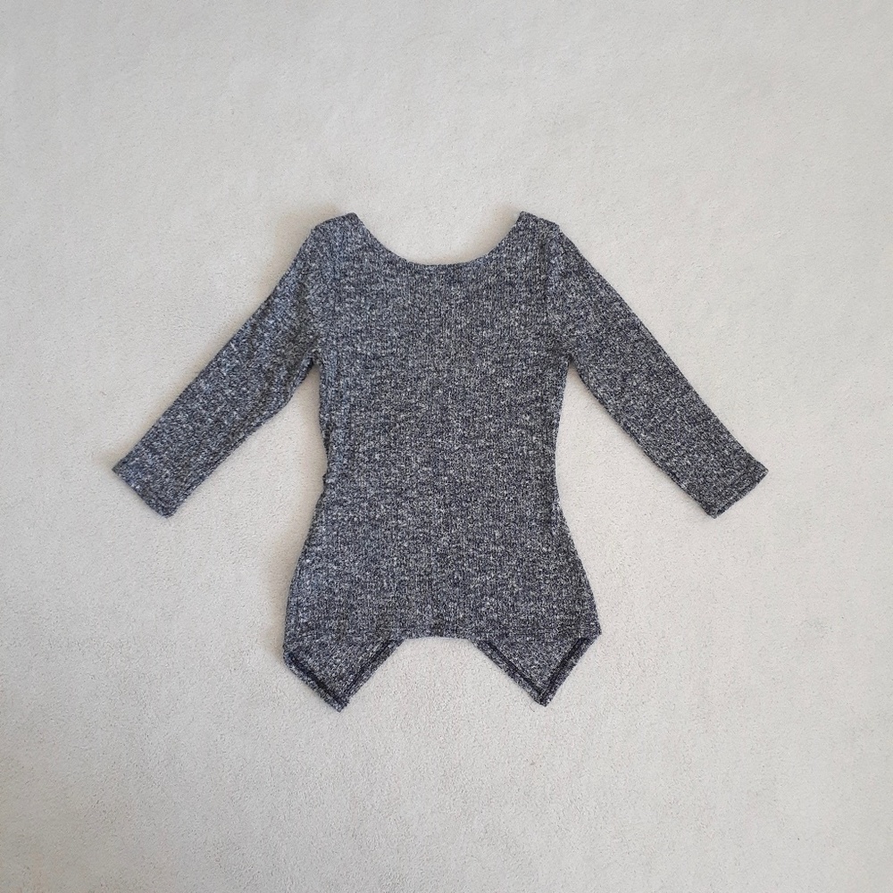 Guess Ribbed 3/4 Sleeve Top - Picture 2 of 5